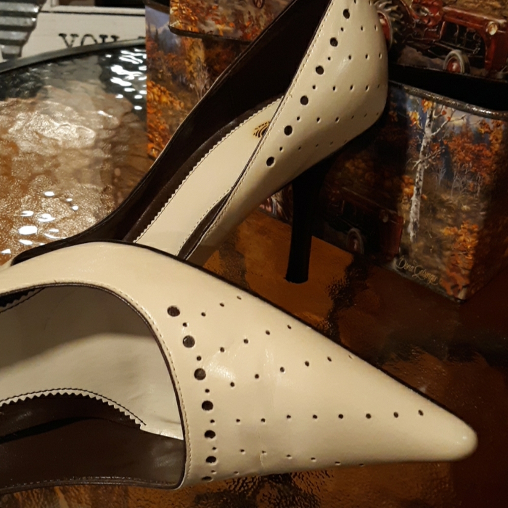 Shoes - Picture 8 of 8